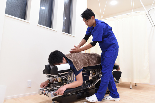 施術メニューカイロプラクティック - 上大岡さくらはりきゅう整骨院